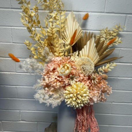 Dried flower arrangement